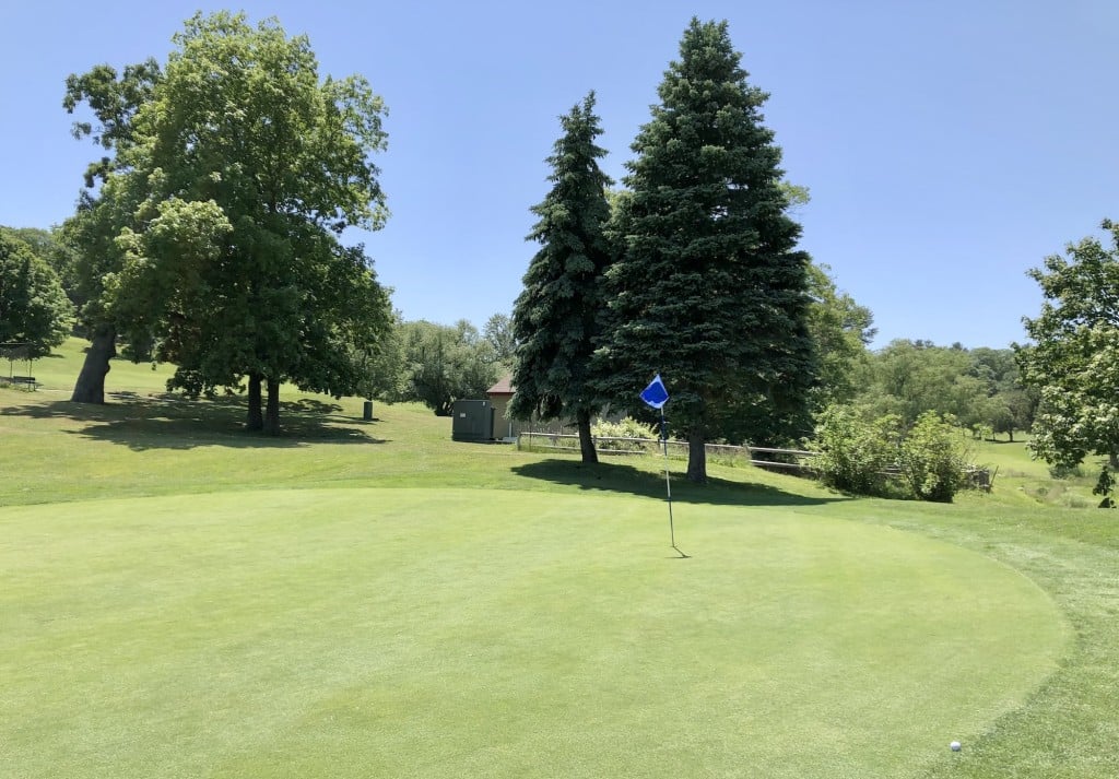 Waltham High School golf team preparing for exciting year